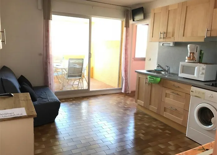 T2 6 Pers En Bord De Mer, Parking Prive, Proche Commerces Et - - Fr-1-81-49 *