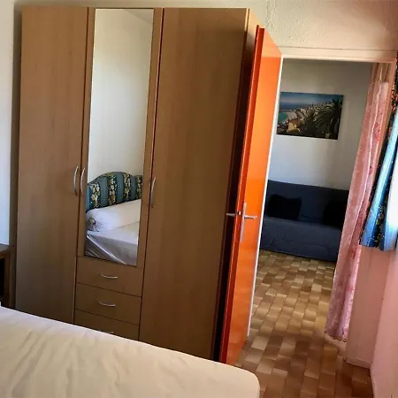Lejlighed T2 6 Pers En Bord De Mer, Parking Prive, Proche Commerces Et - - Fr-1-81-49 *